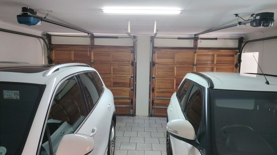 5 Bedroom Property for Sale in Flamwood North West